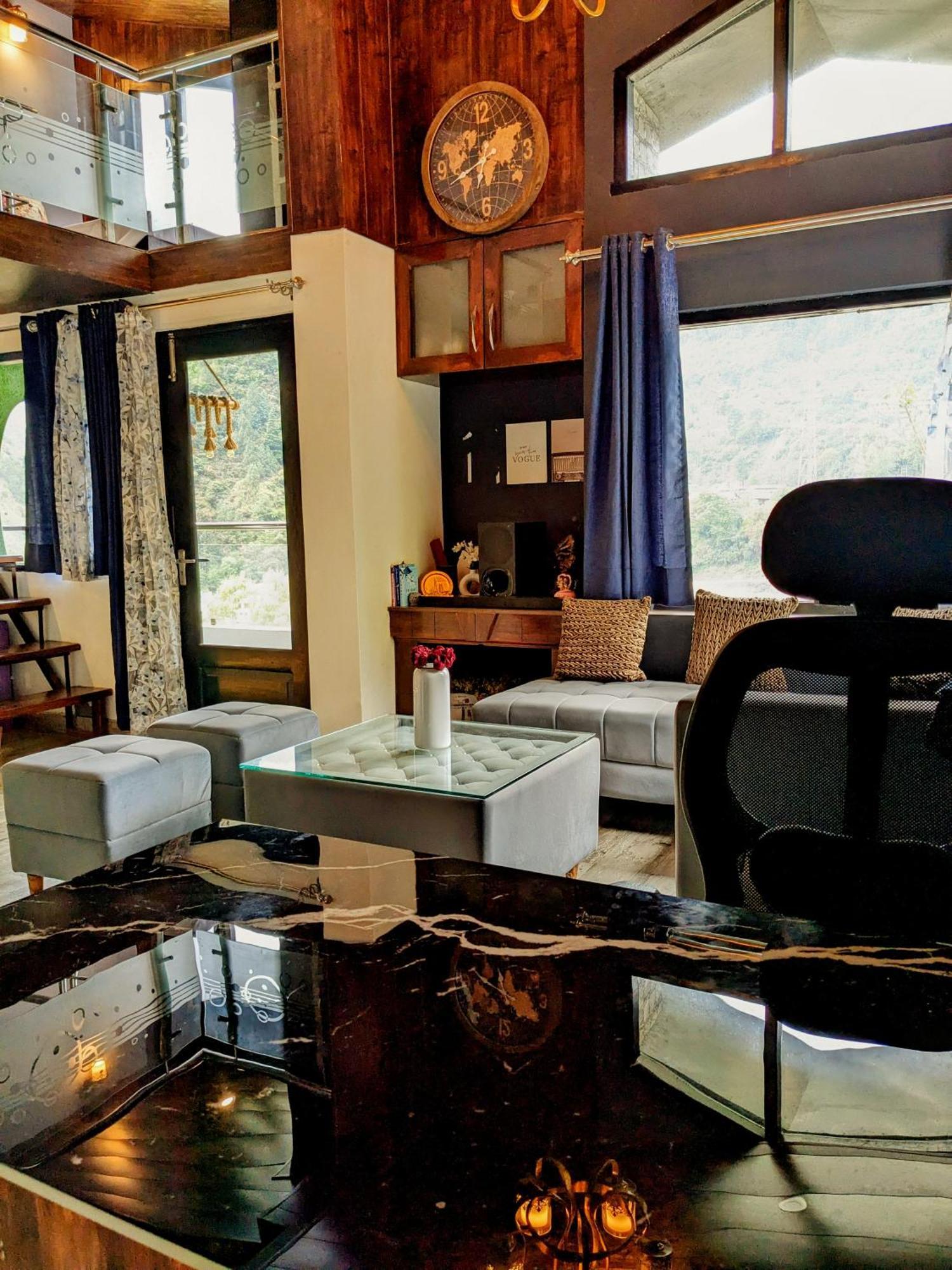 Kavi'S Vacation Homes - Sainj Bagian luar foto