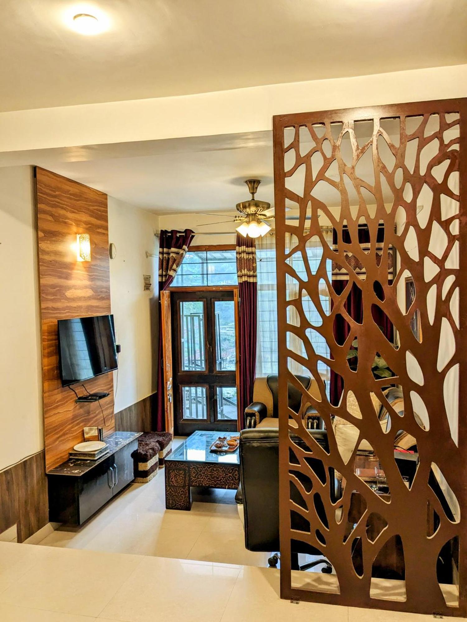 Kavi'S Vacation Homes - Sainj Bagian luar foto