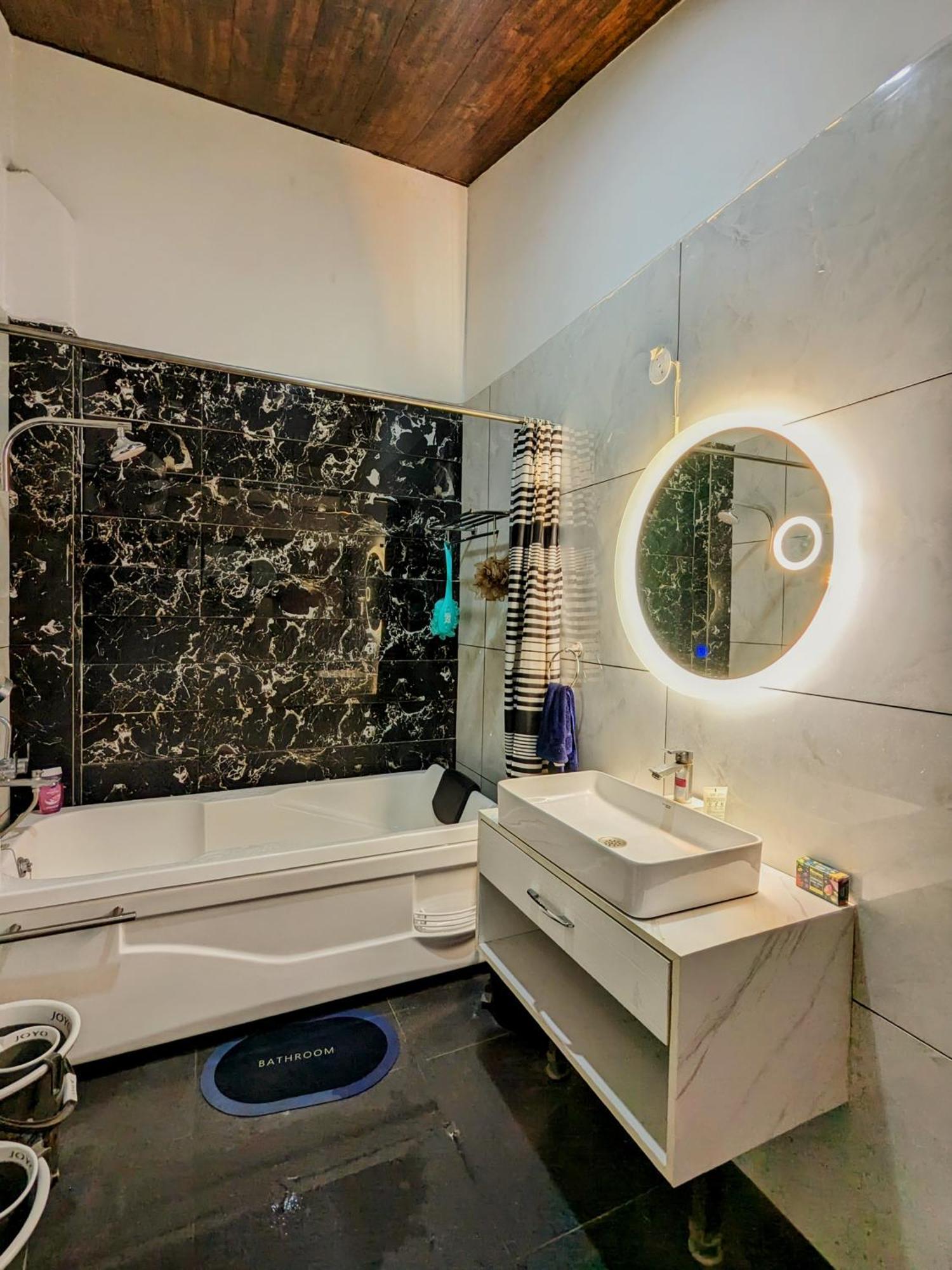 Kavi'S Vacation Homes - Sainj Bagian luar foto