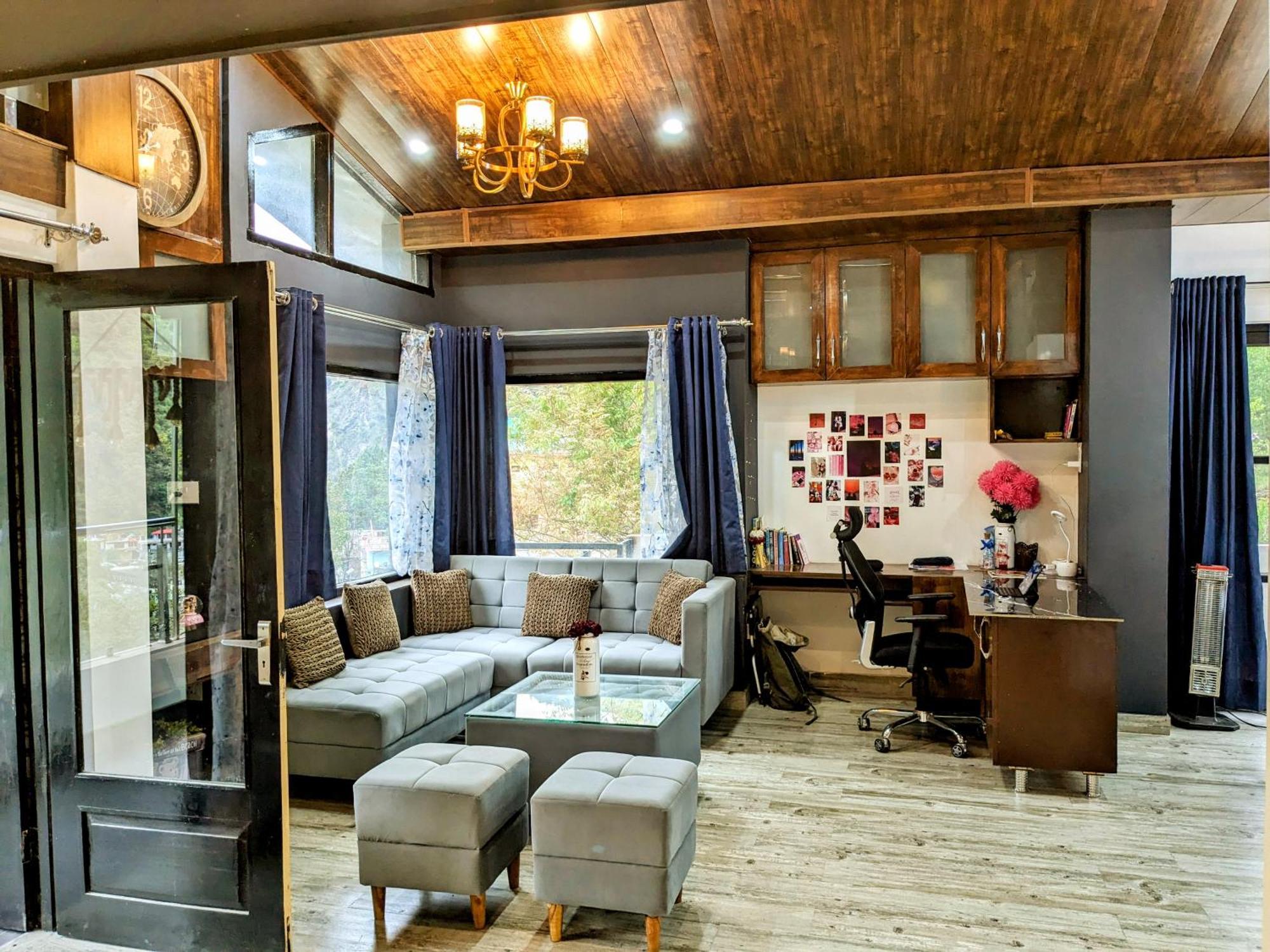 Kavi'S Vacation Homes - Sainj Bagian luar foto