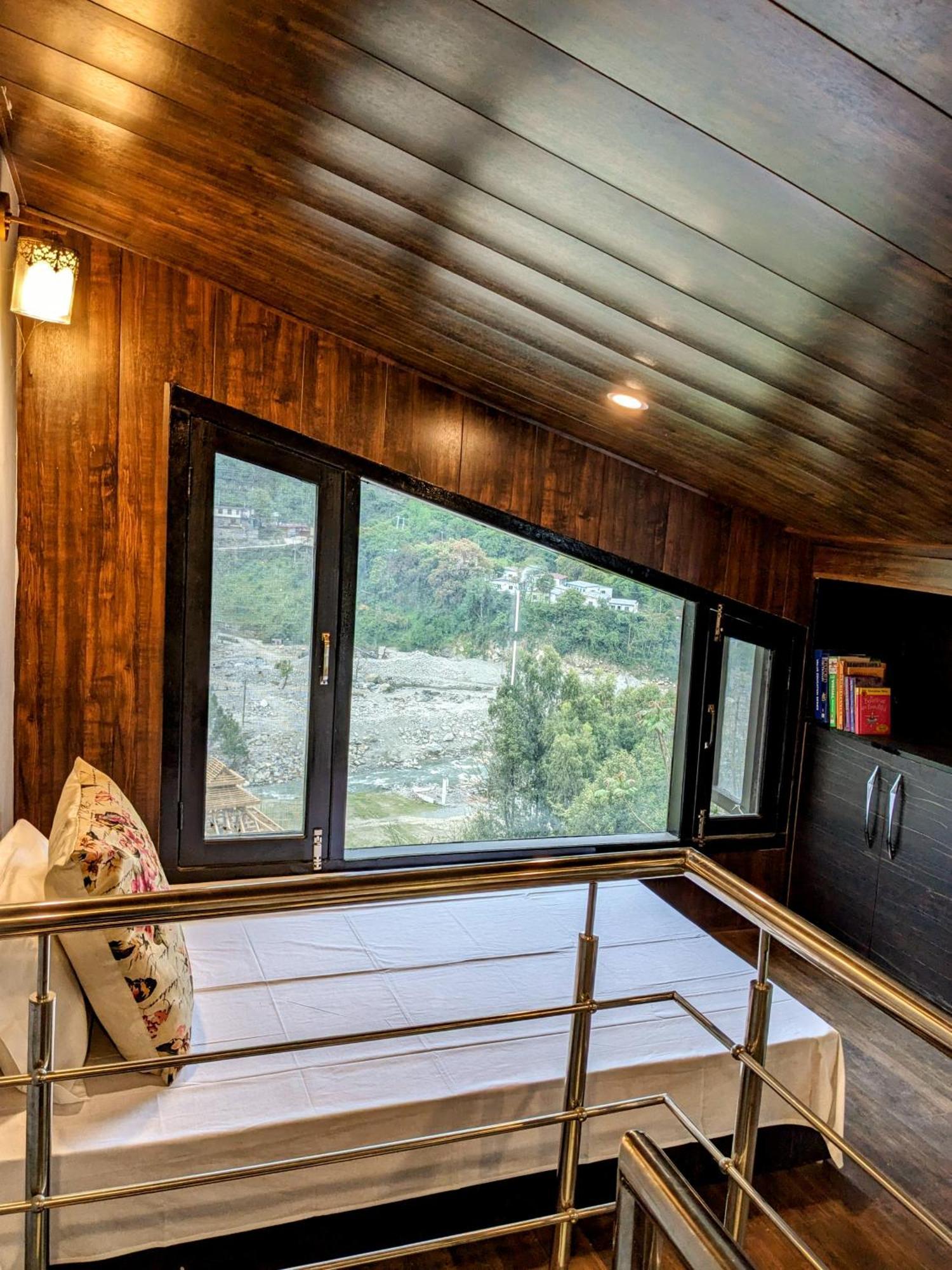 Kavi'S Vacation Homes - Sainj Bagian luar foto