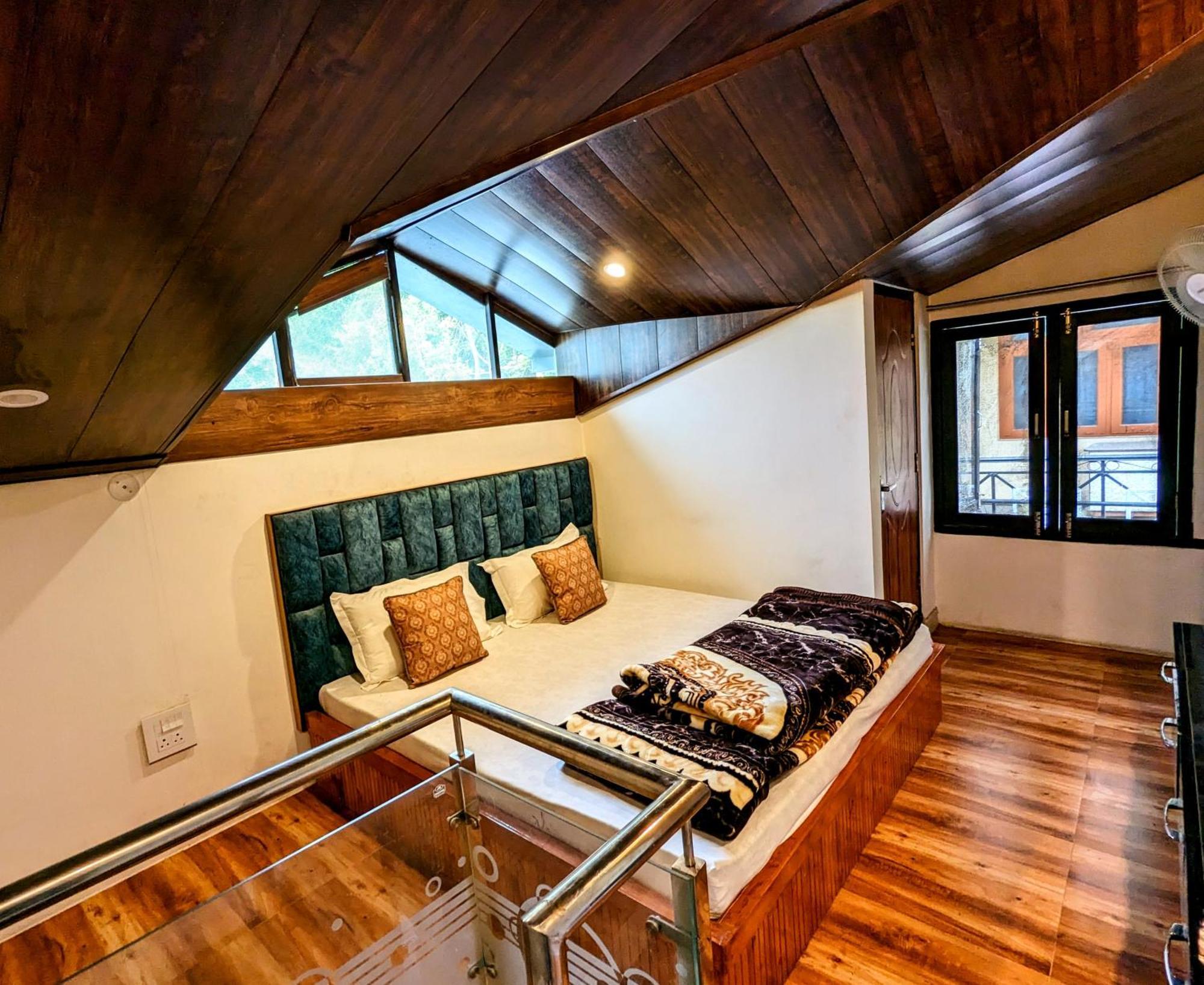 Kavi'S Vacation Homes - Sainj Bagian luar foto