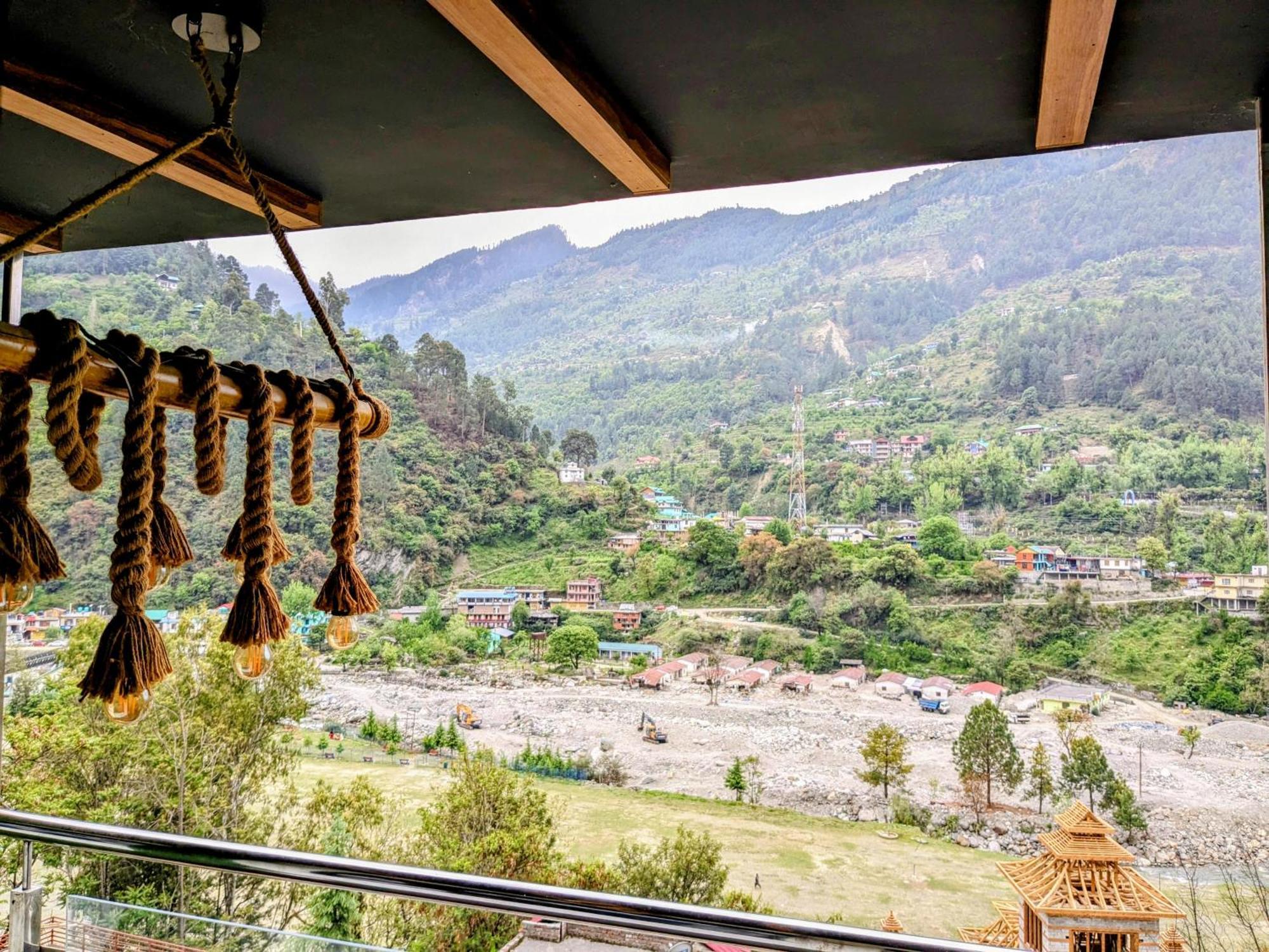 Kavi'S Vacation Homes - Sainj Bagian luar foto